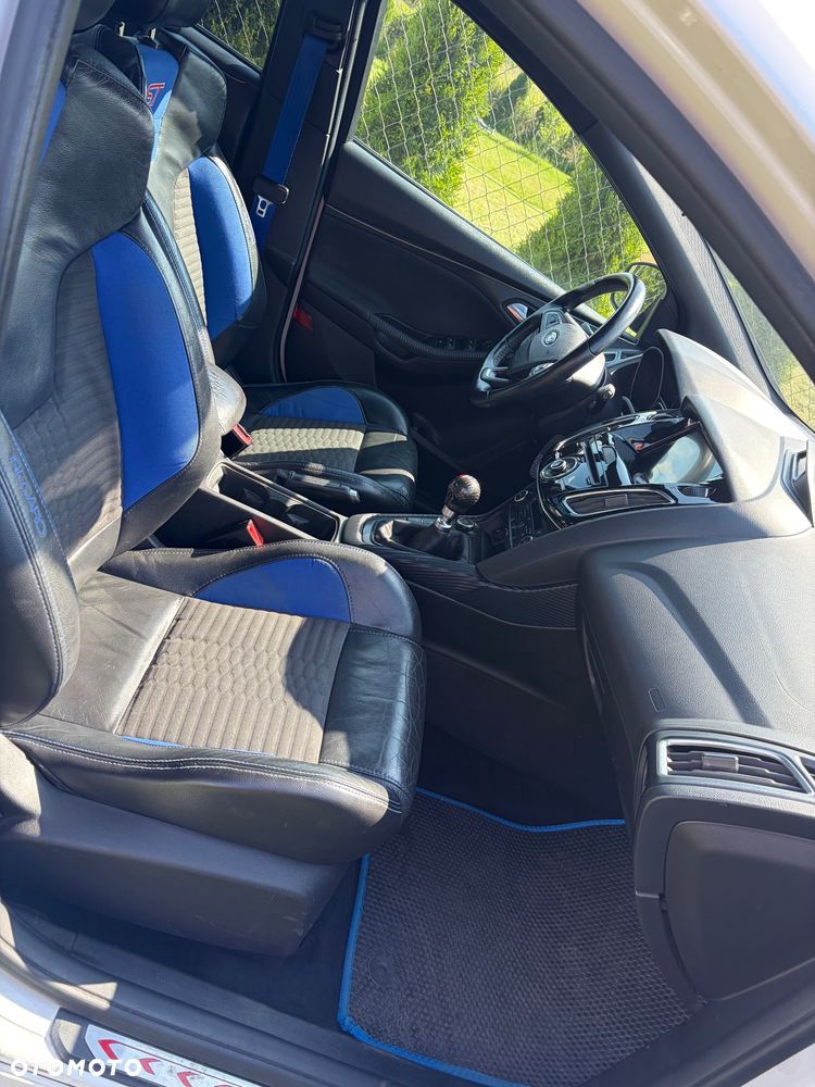 Ford Focus 2.0 EcoBoost ST-2 - 11