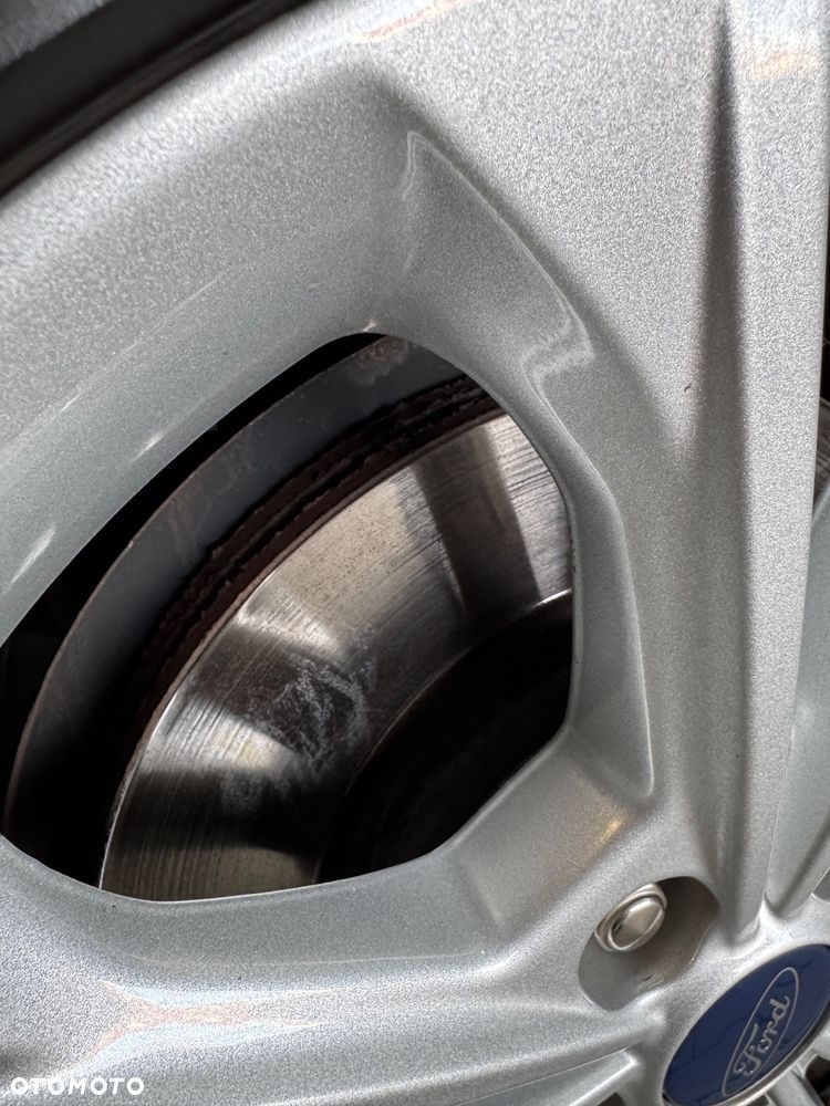 Ford Kuga 1.5 EcoBoost 2x4 Titanium - 17