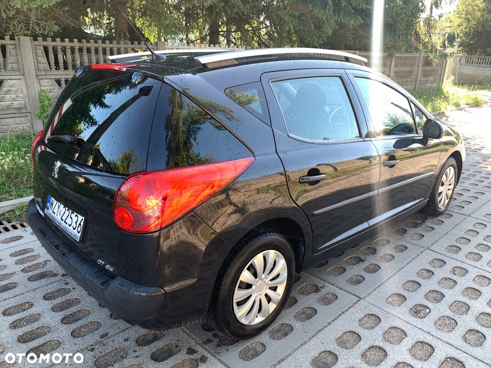 Peugeot 207 1.4 - 9