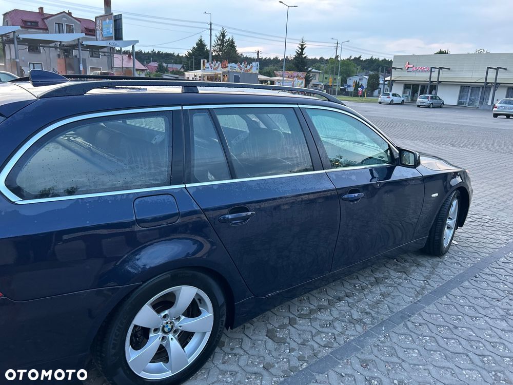 BMW Seria 5 525d - 13