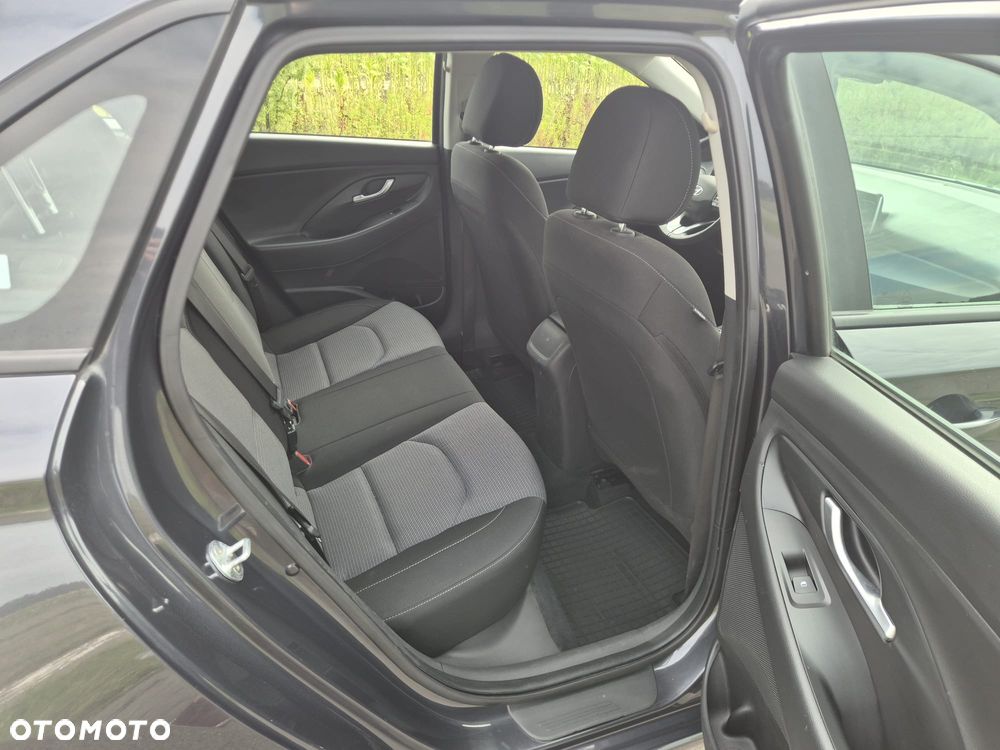 Hyundai i30 1.5 DPI Classic + - 18