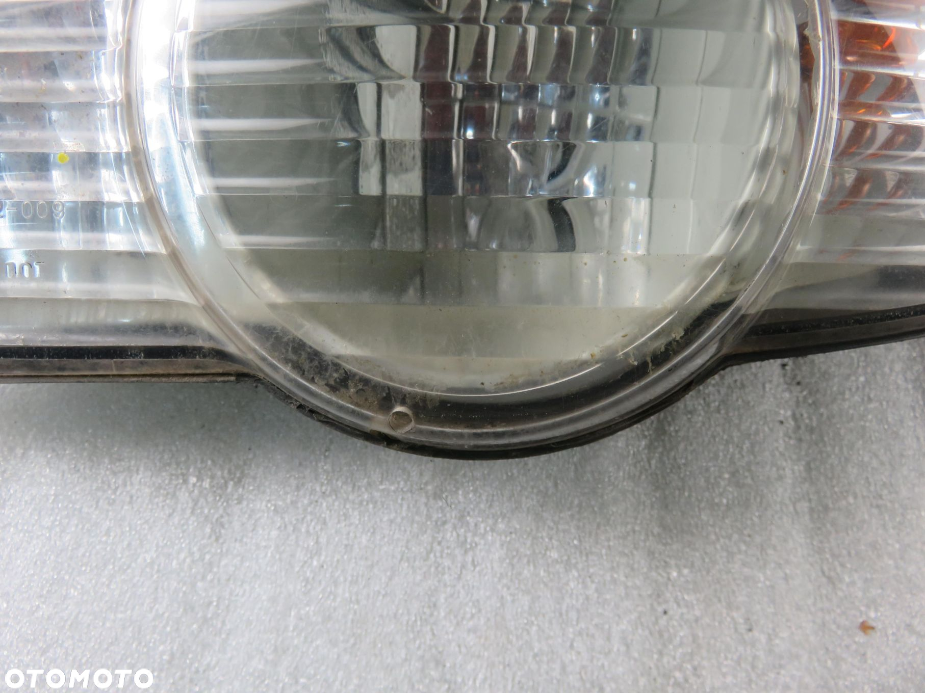 LAMPA PRAWA TYLNA SUBARU IMPREZA II - 7