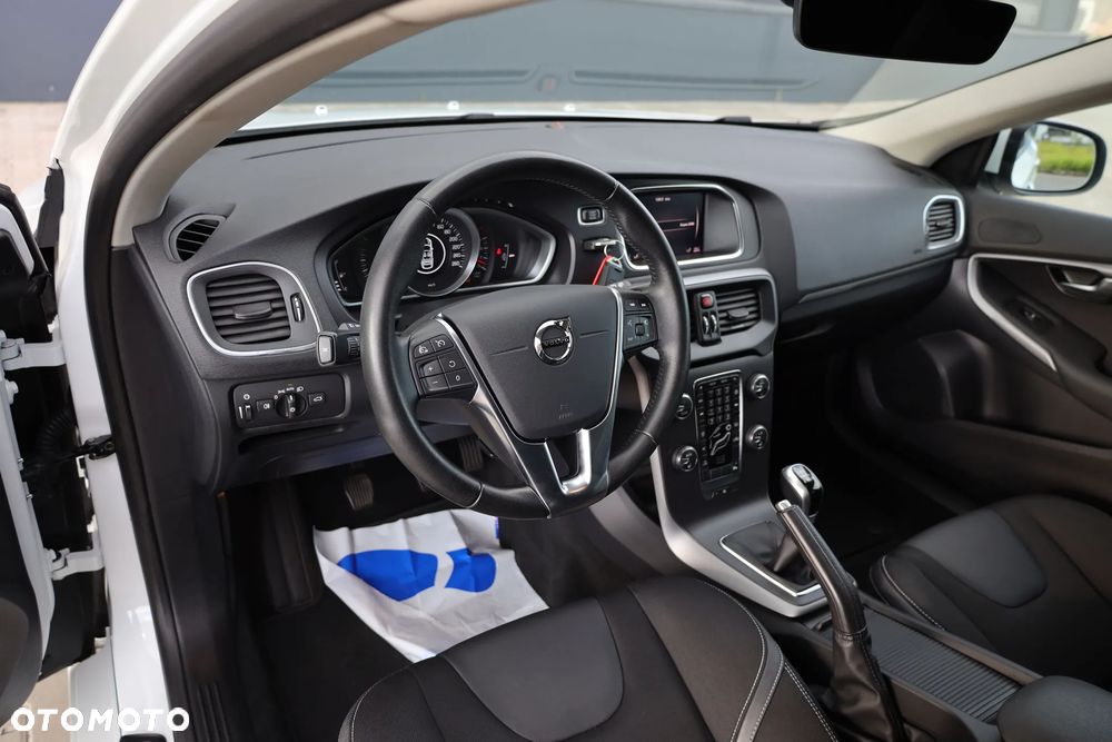 Volvo V40 T2 Drive-E Momentum - 15