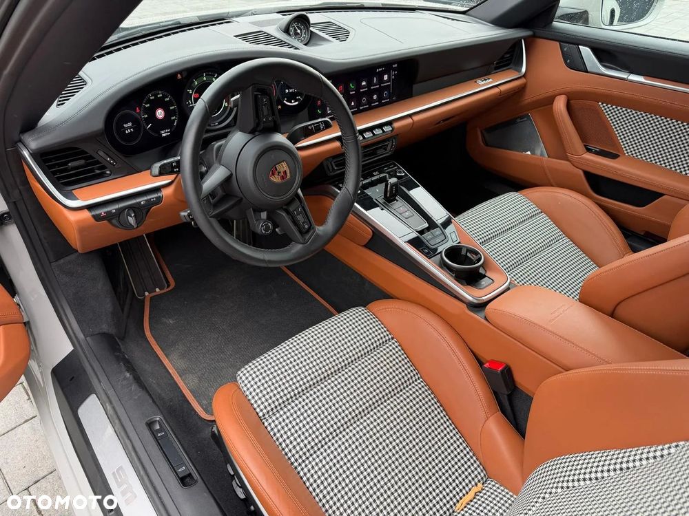 Porsche 911 Turbo S - 8