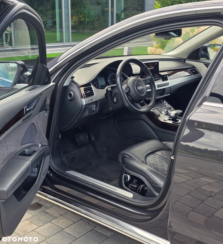 Audi A8 4.2 TDI DPF (clean diesel) quattro tiptronic - 25