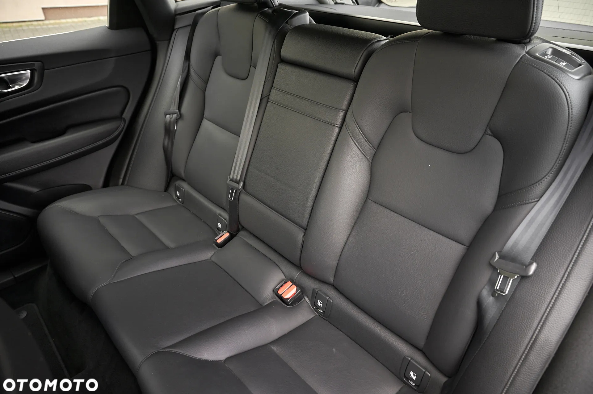 Volvo XC 60 D3 Momentum Pro - 32