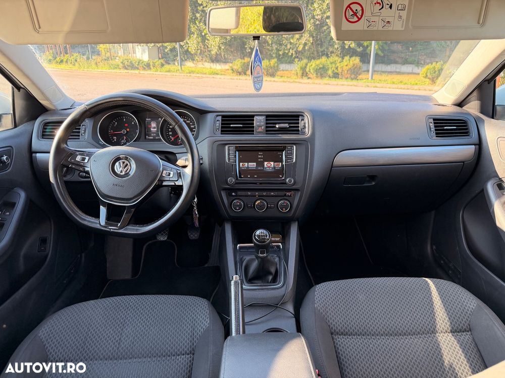 Volkswagen Jetta 2.0 TDI DPF Trendline - 6