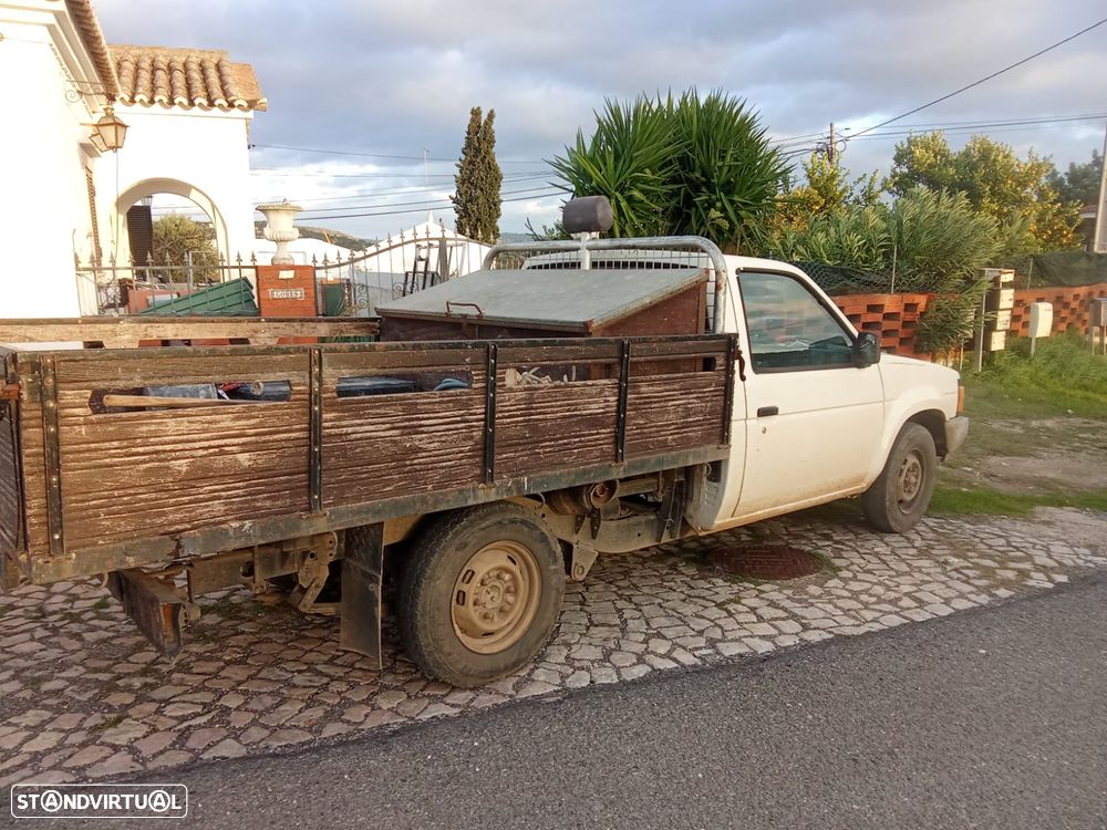 Nissan Pick Up - 3