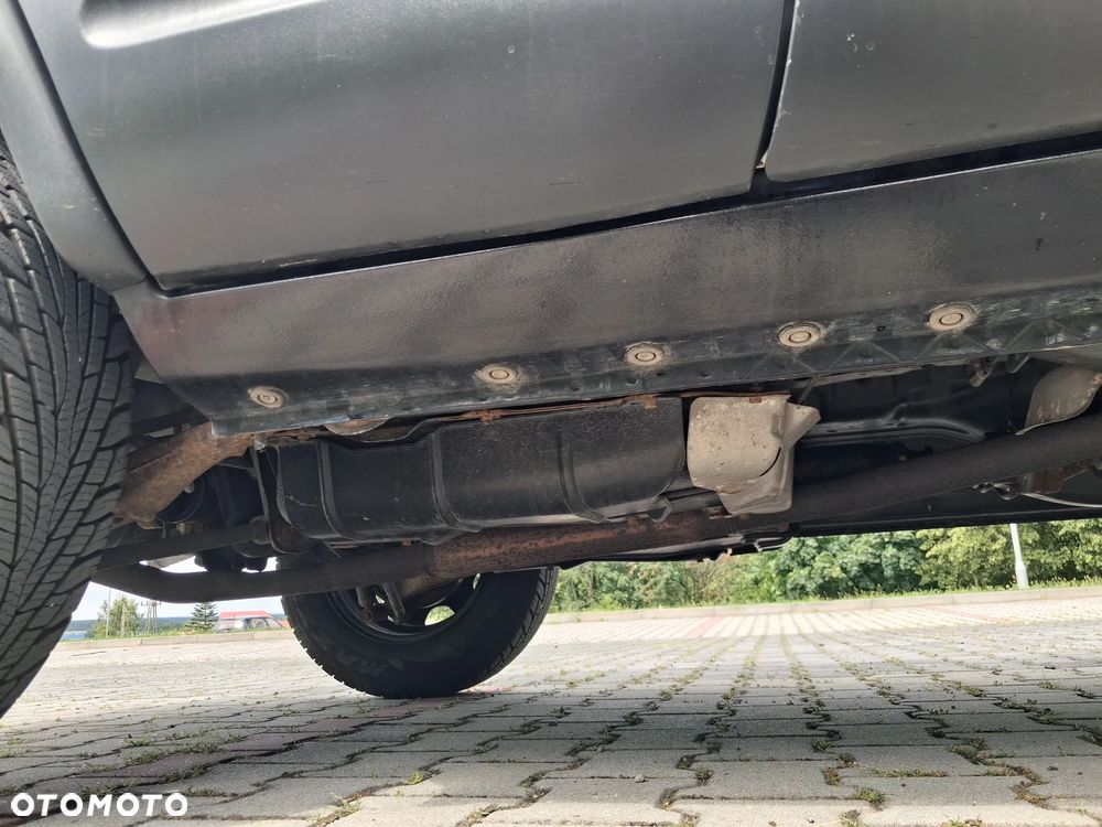 Toyota RAV4 2.0 GLi - 32