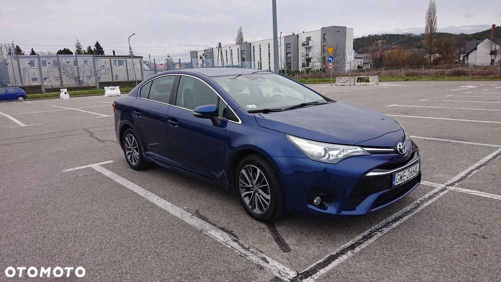 Toyota Avensis 1.8 Premium - 1