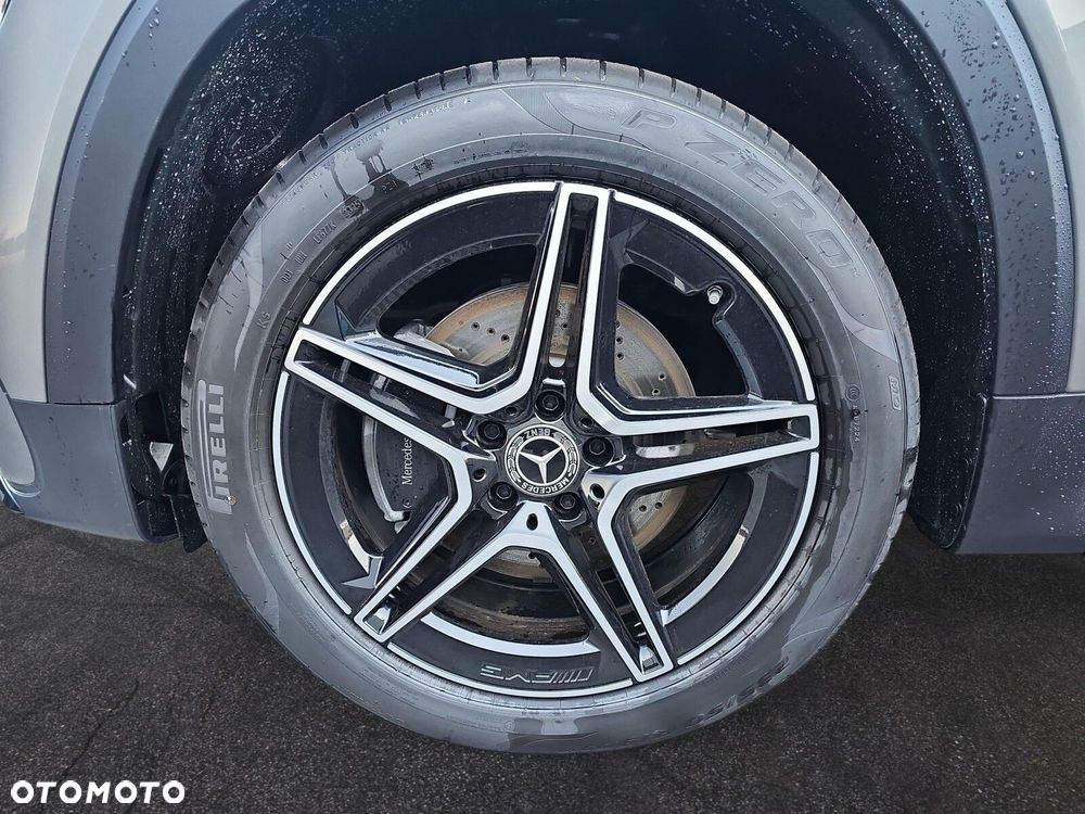 Mercedes-Benz GLB - 9
