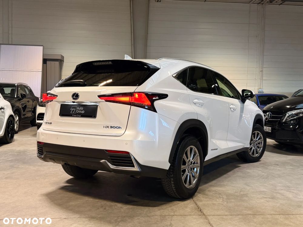 Lexus NX 300h Business Edition AWD - 2
