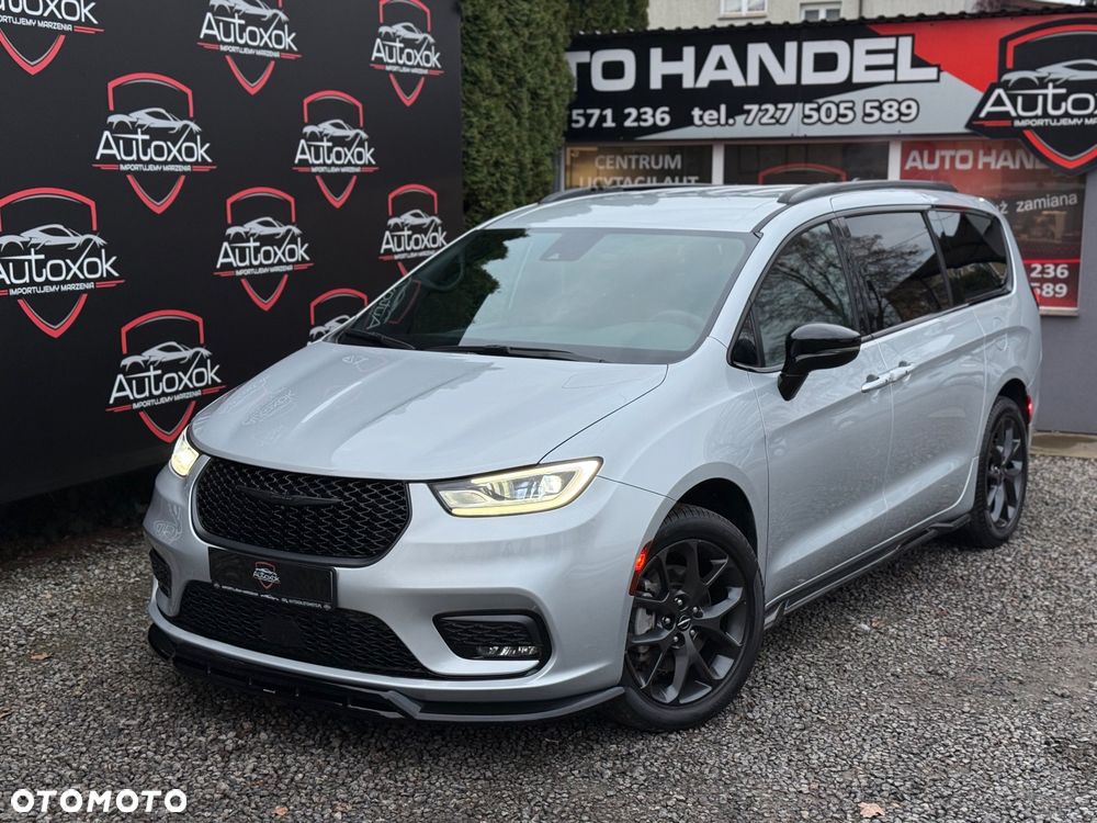 Chrysler Pacifica - 2