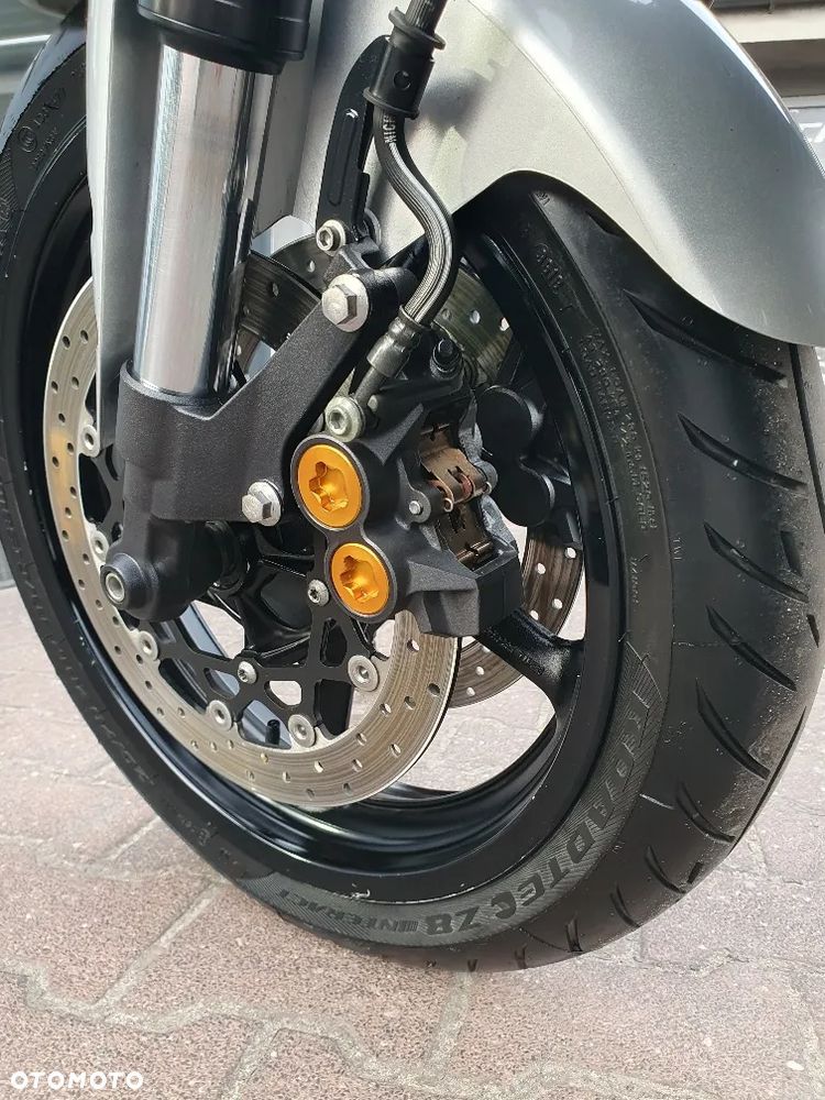 Yamaha FZ - 11