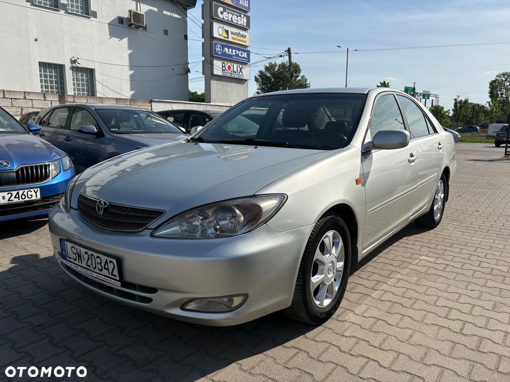 Toyota Camry - 1