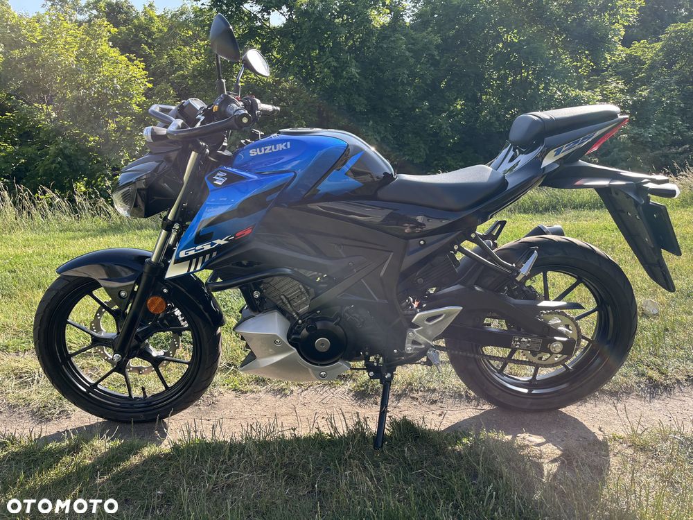 Suzuki GSX - 3