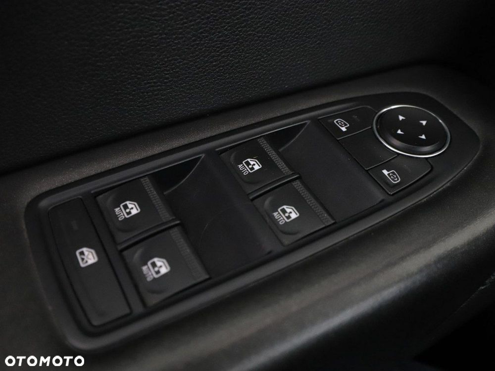 Renault Captur TCe 100 BUSINESS EDITION - 37