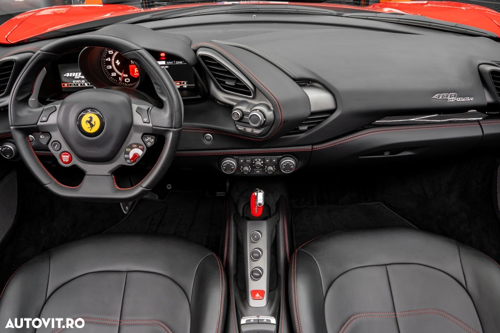 Ferrari 488 Spider - 9