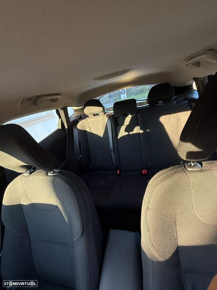 Volvo V40 2.0 D2 Kinetic - 9