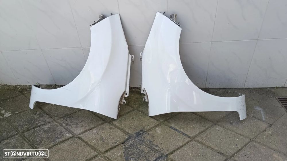 Guarda lamas Ford fiesta 2010 - 1