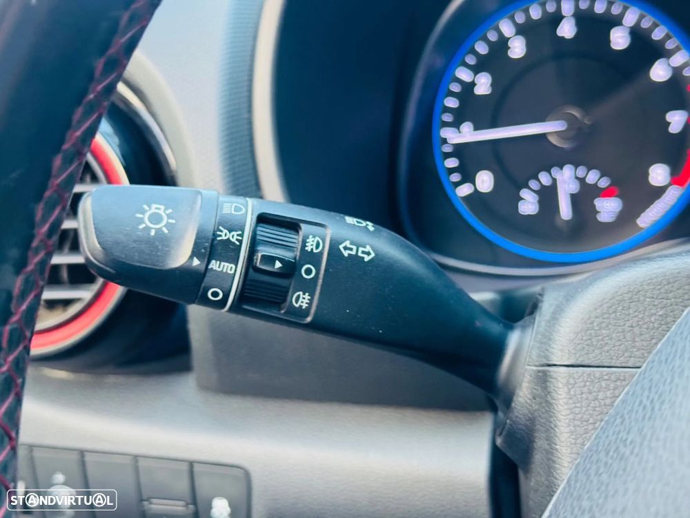 Hyundai Kauai 1.0 T-GDi Premium Pele/Tec.Vermelho - 24