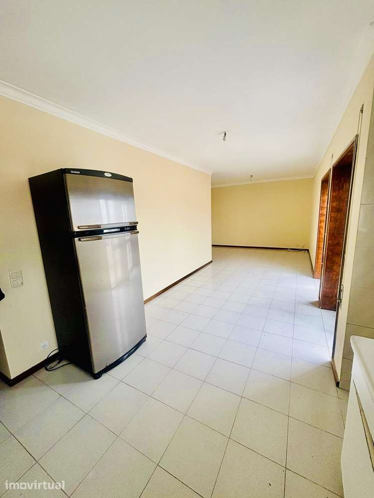 Apartamento T2 com terraço e cozinha equipada - Grande imagem: 5/14