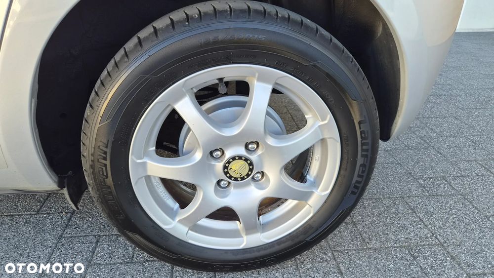 Toyota Yaris 1.33 Sol - 27