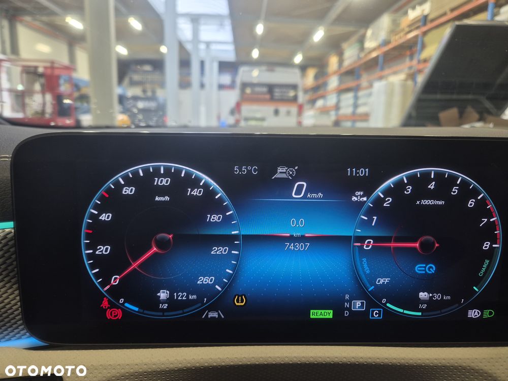 Mercedes-Benz CLA - 12