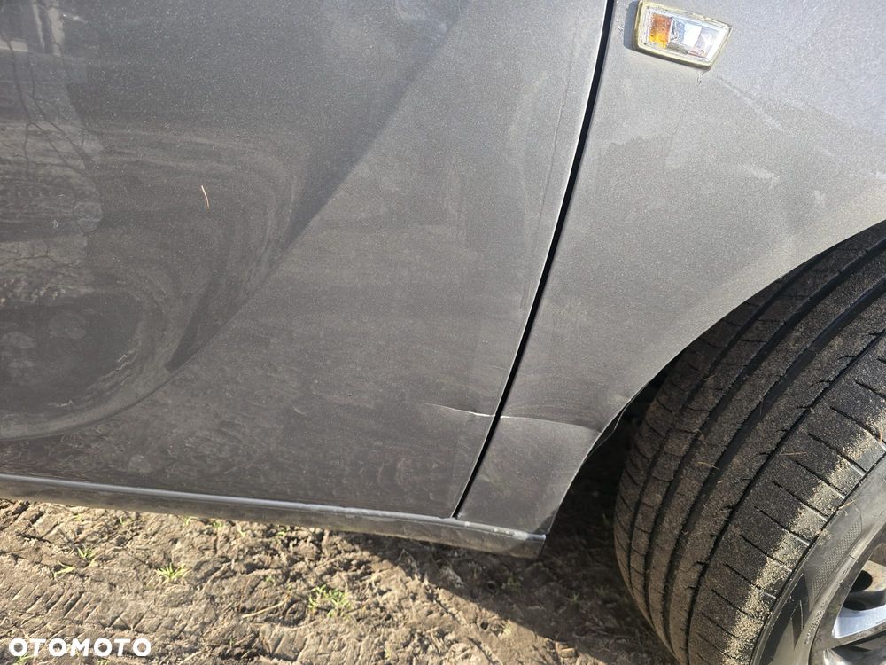 Opel Insignia 1.8 - 9