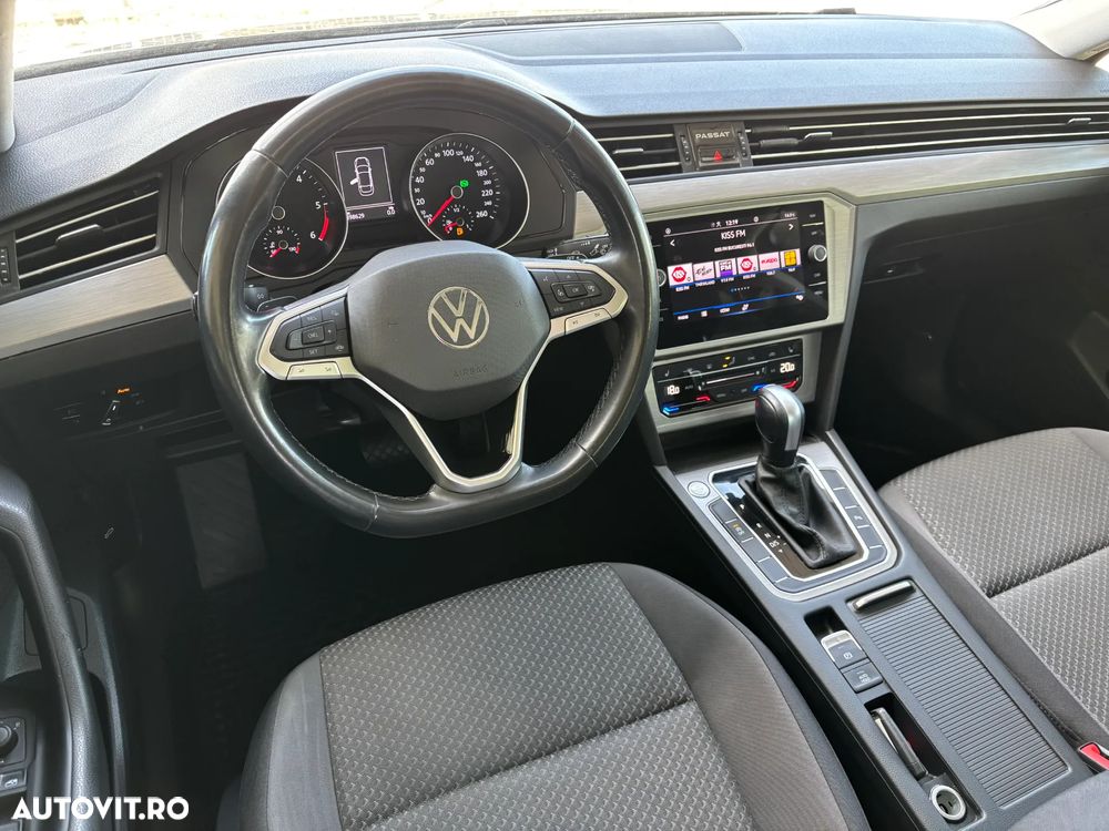 Volkswagen Passat - 12