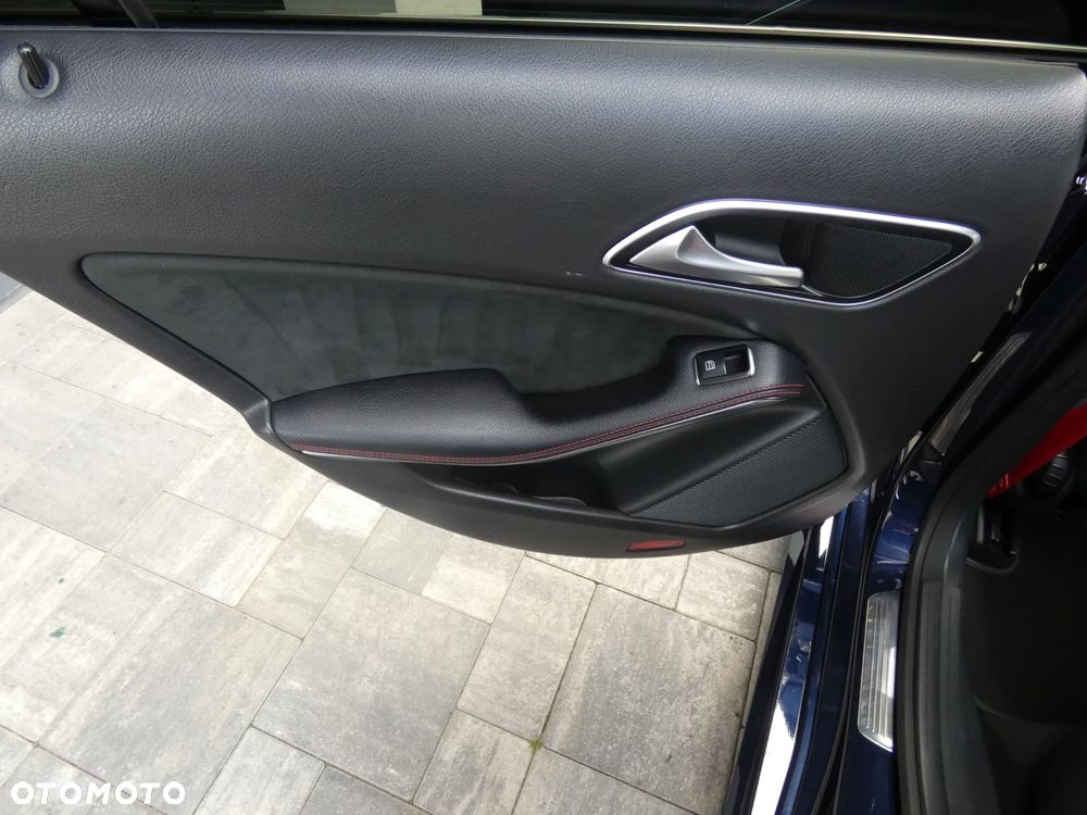 Mercedes-Benz CLA 250 Sport 4-Matic - 37