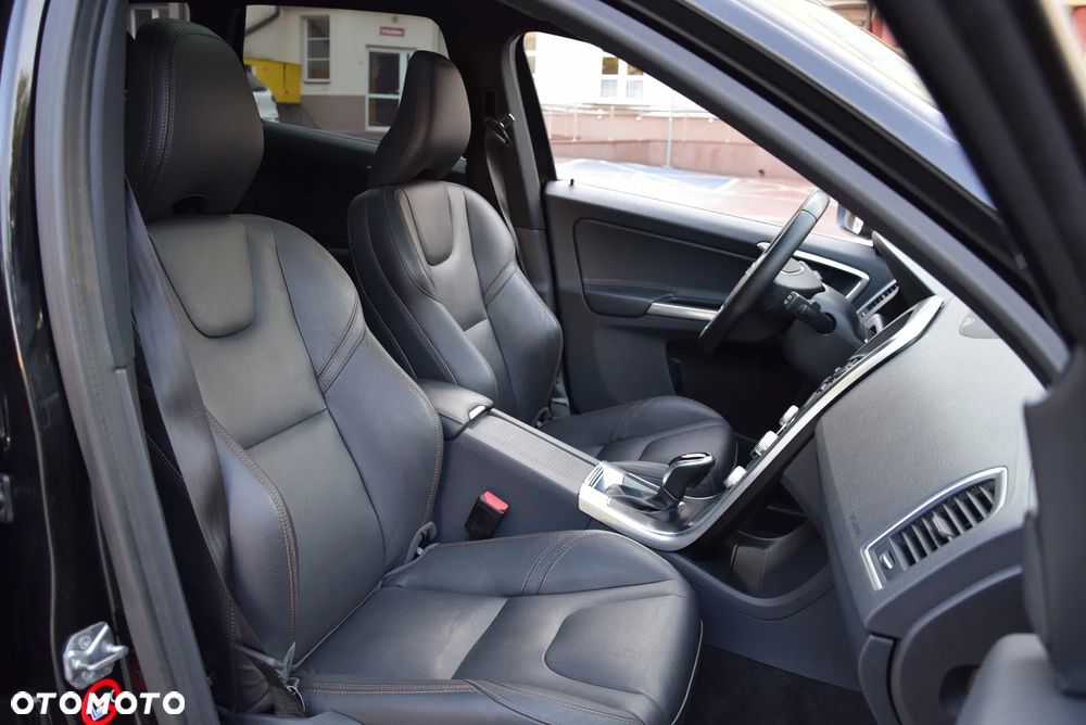 Volvo XC 60 D5 AWD Summum - 19