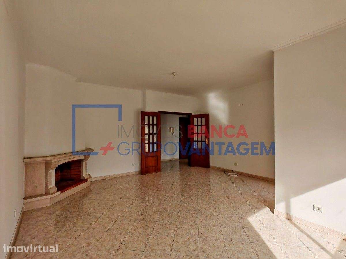 APARTAMENTO T4 SANTARÉM