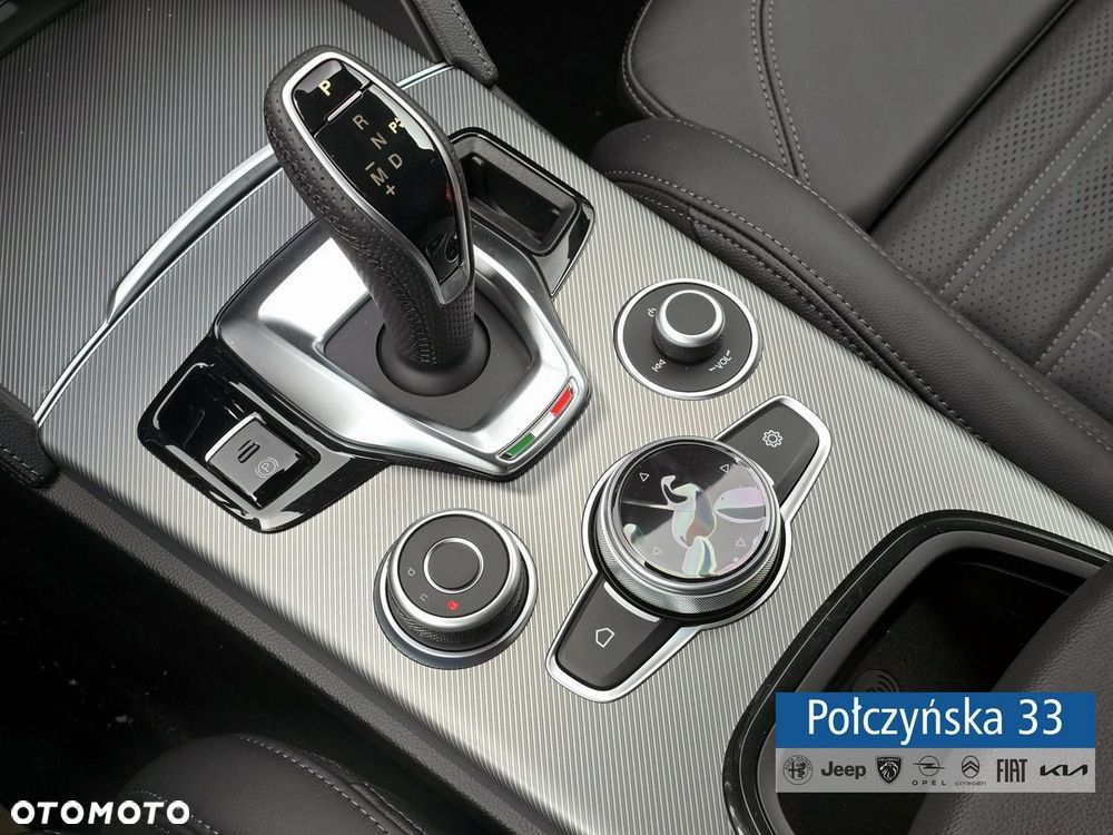 Alfa Romeo Stelvio - 23