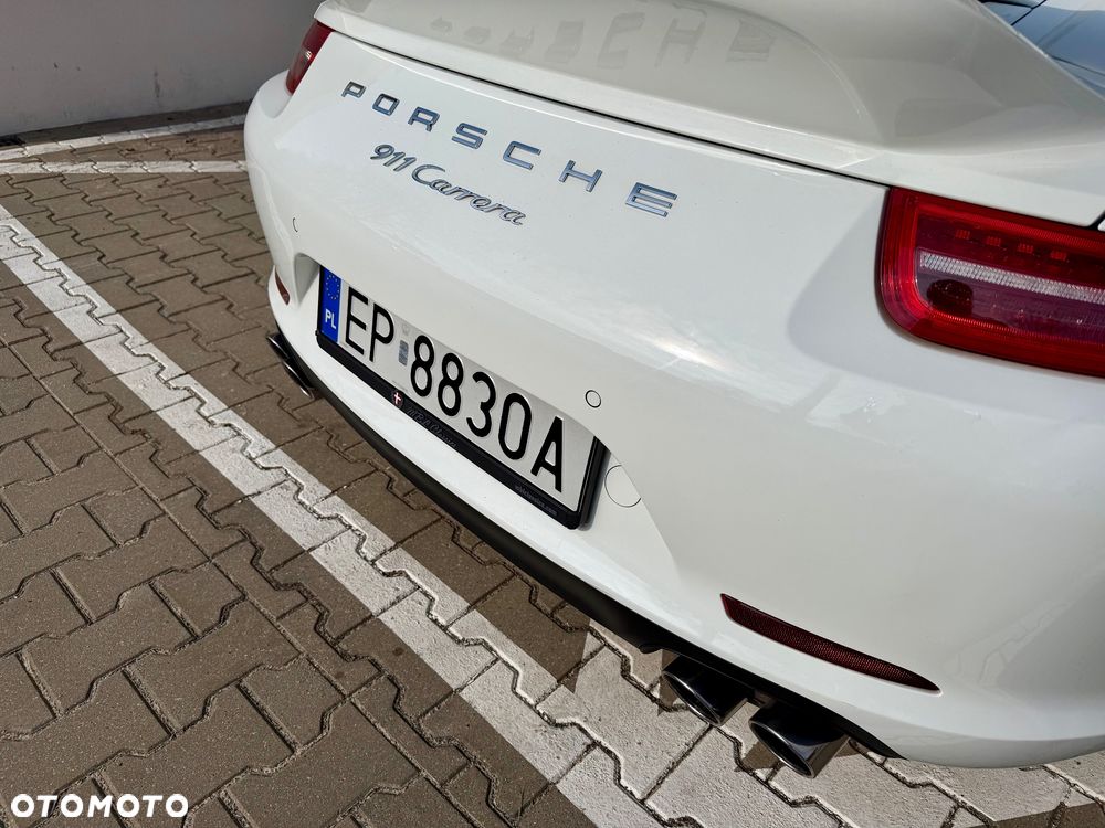 Porsche 911 Carrera - 10