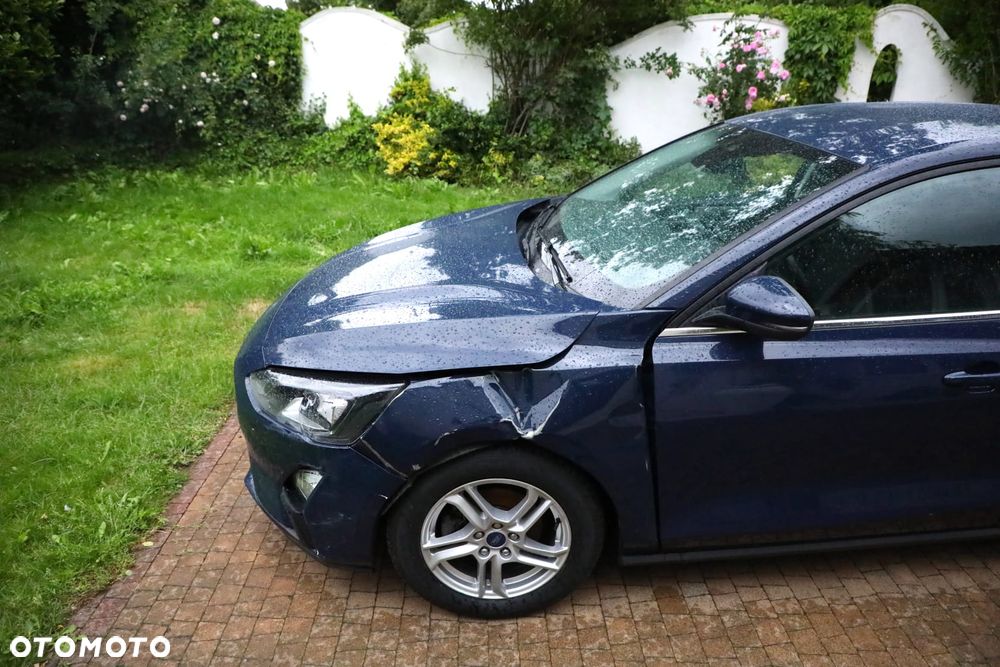 Ford Focus 1.0 EcoBoost Titanium Design - 9