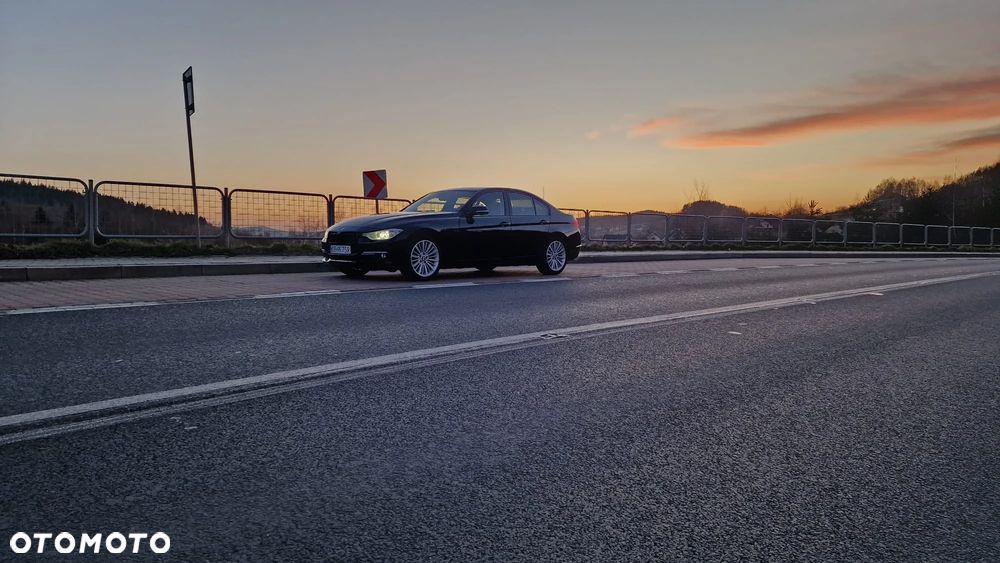 BMW Seria 3 328i Luxury Line - 9