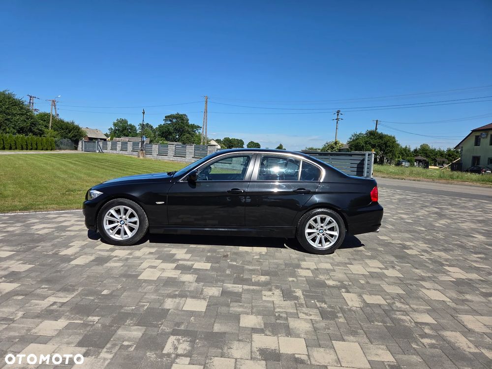 BMW Seria 3 318d DPF Edition Exclusive - 11