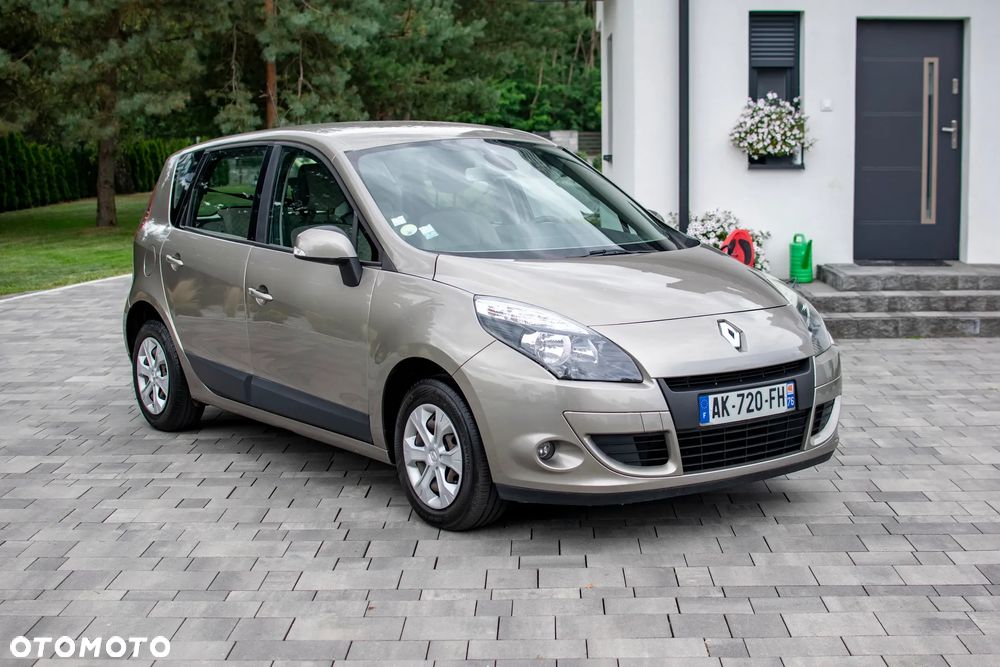 Renault Scenic - 1