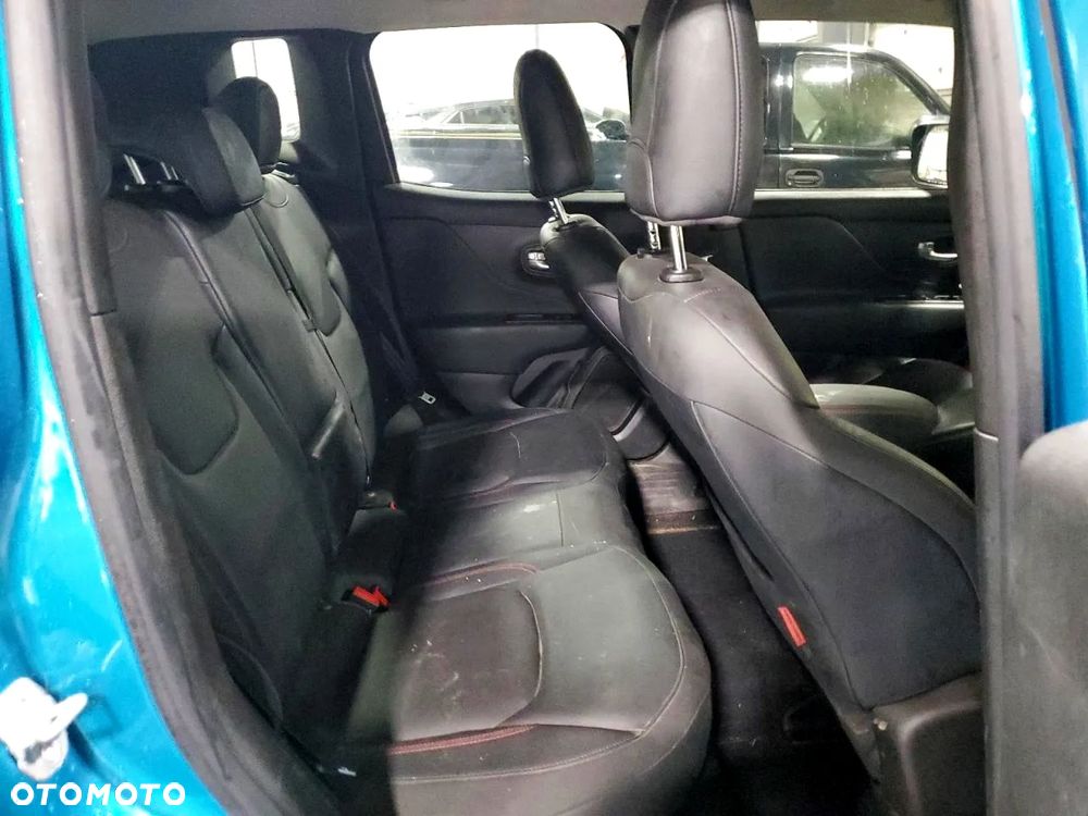 Jeep Renegade - 12