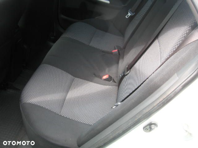 Toyota Corolla 1.6 Luna - 16