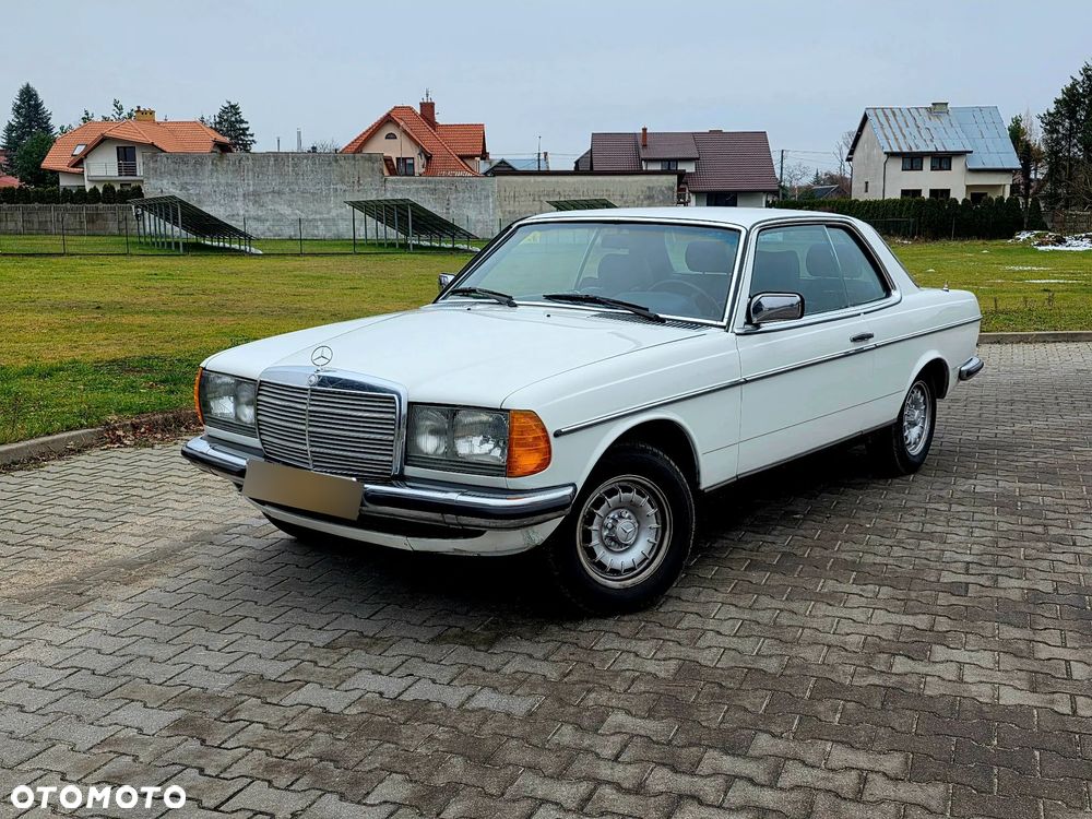 Mercedes-Benz W123 - 10