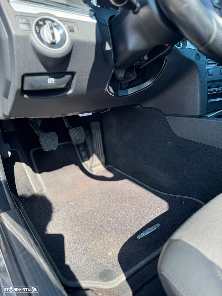 Mercedes-Benz E 220 CDi Avantgarde BlueEfficiency - 11