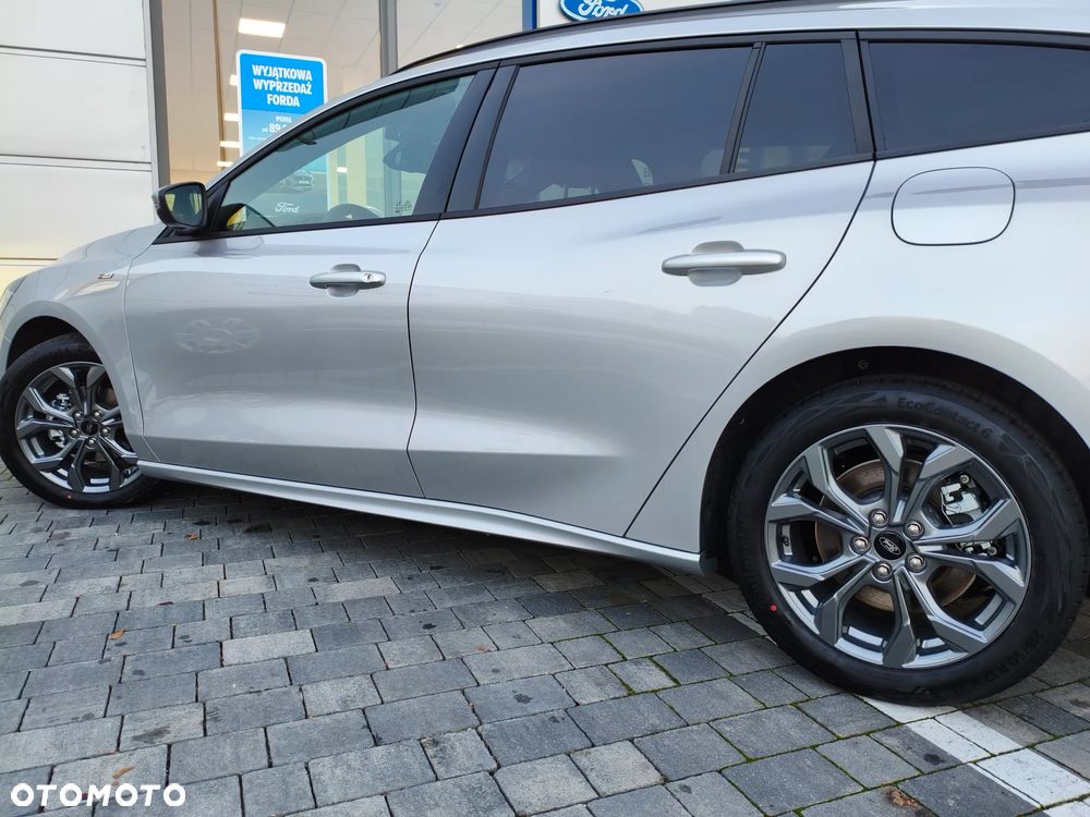 Ford Focus 1.0 EcoBoost mHEV ST-Line X - 13