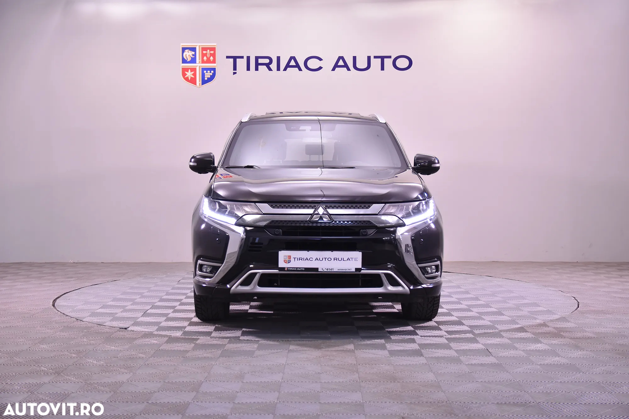 Mitsubishi Outlander - 8