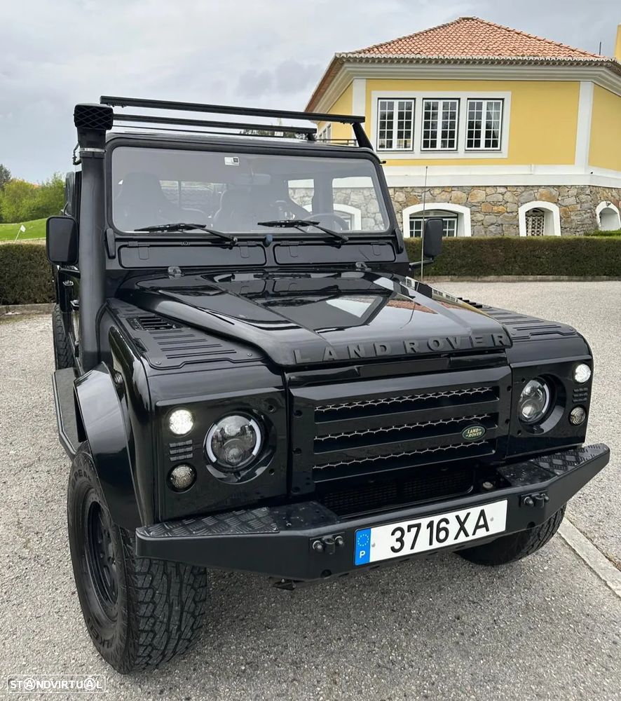 Land Rover Defender - 2