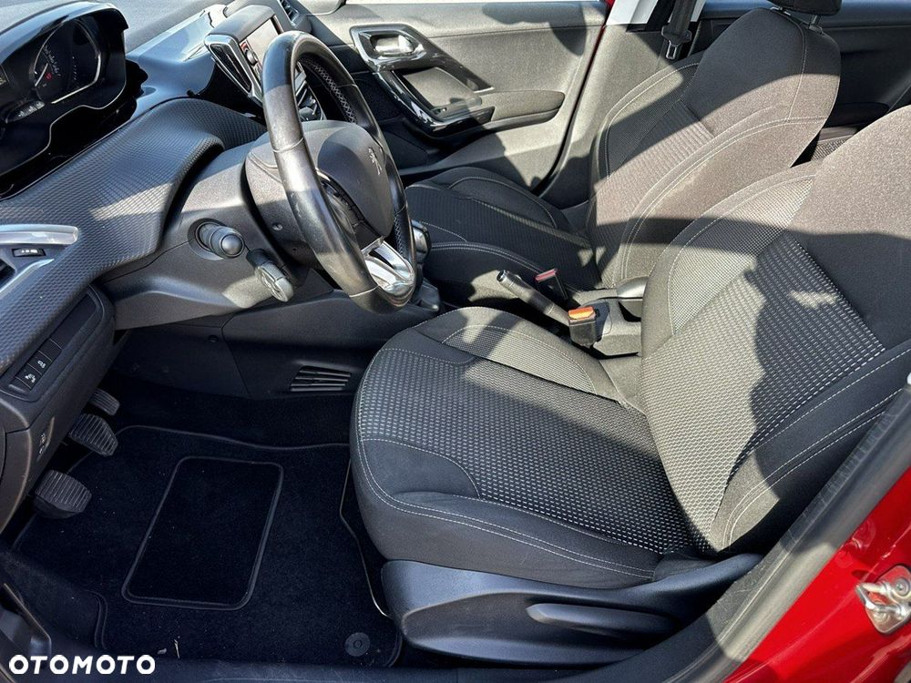 Peugeot 208 1.2 VTi Allure - 19