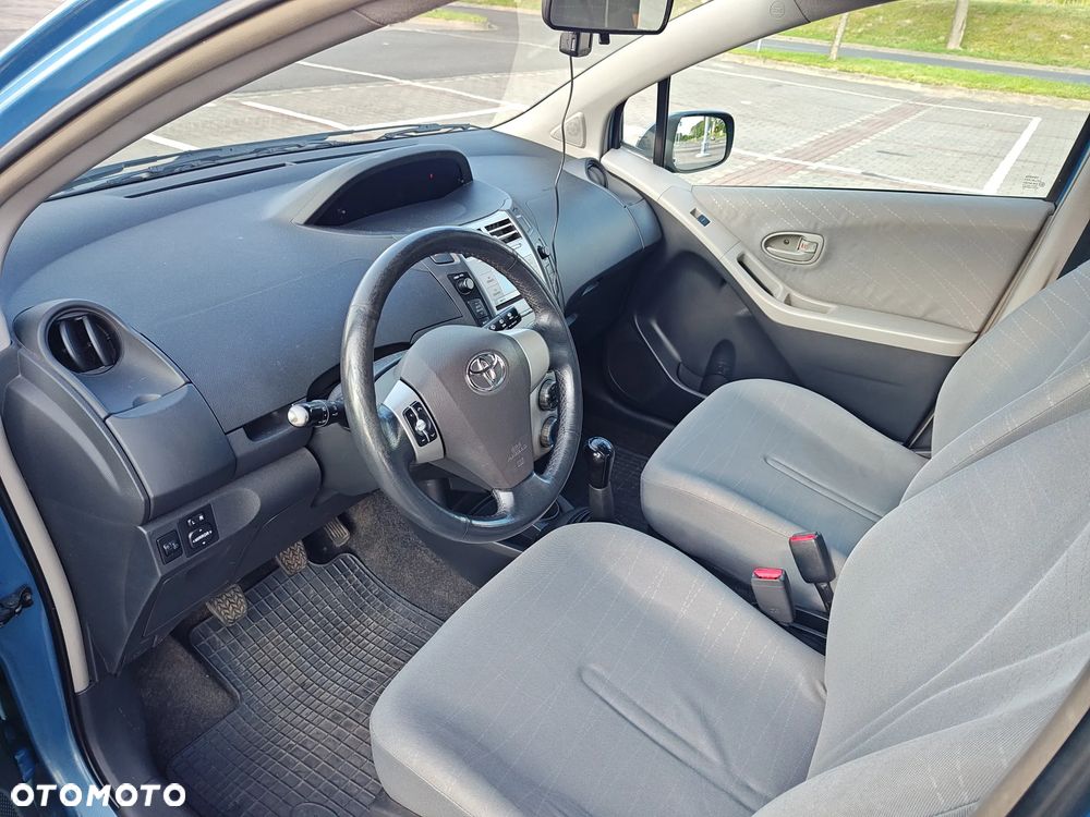 Toyota Yaris 1.3 Sol - 6