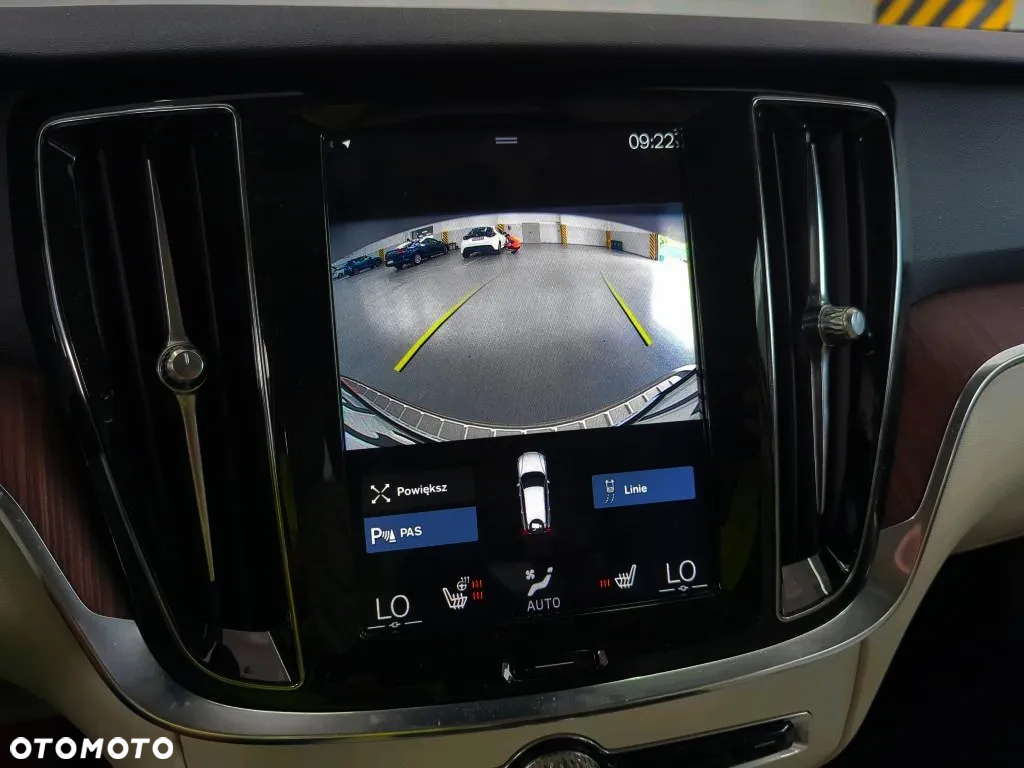 Volvo V60 T8 AWD Plug-In Hybrid Inscription - 8
