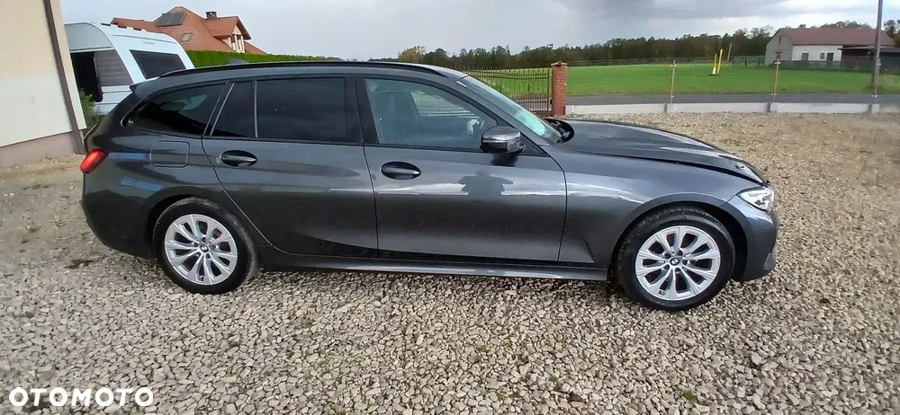 BMW Seria 3 318d Luxury Line - 8